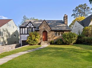 43 Rockridge Rd, Mount Vernon, NY 10552