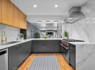 709 3rd St, Hermosa Beach, CA 90254
