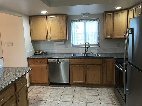 3rd image of 3948 Alta Vista Dr