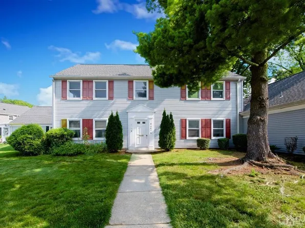 261 B Middlebury Ln, Monroe Township, NJ 08831