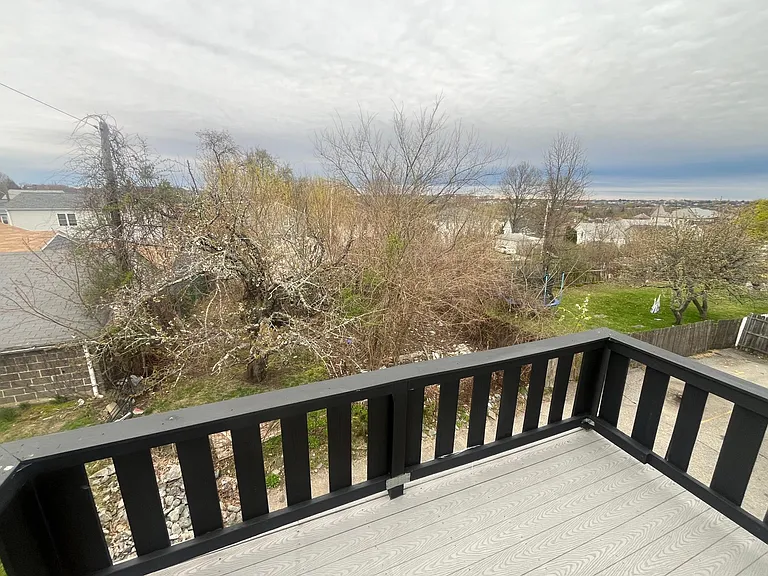 541 Admiral St #3 — Photo 14