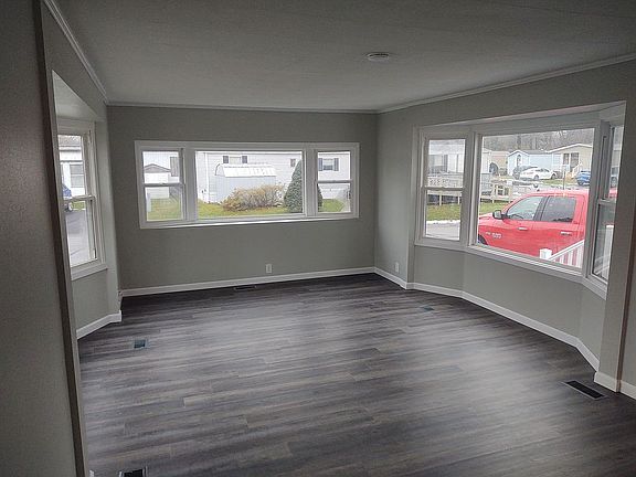 5th image of 4562 N Park Ln
