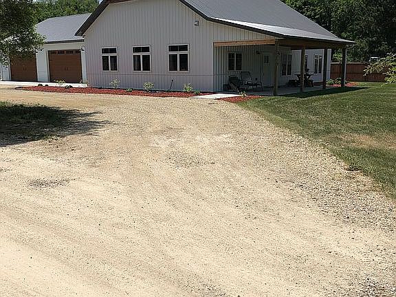2nd image of 3110 Pinewood Rd SE