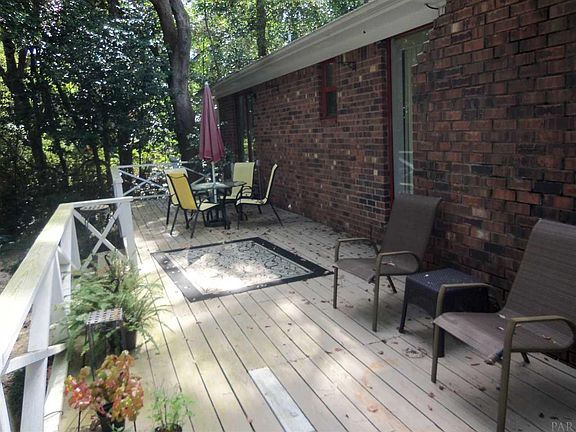 5th image of 2425 Oak Hills Cir