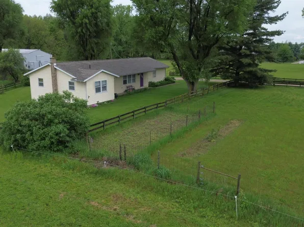 1690 N 500 W, Shipshewana, IN 46565