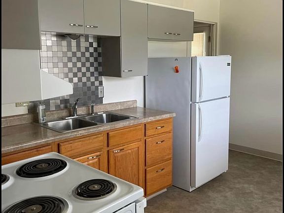 2nd image of 728 Saint Charles St #3