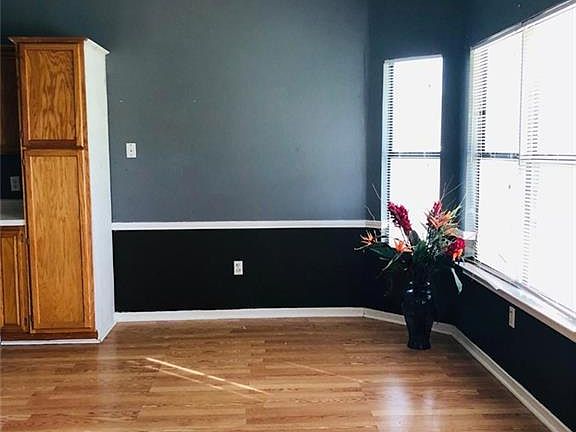 4th image of 206 Wagontrain Cir