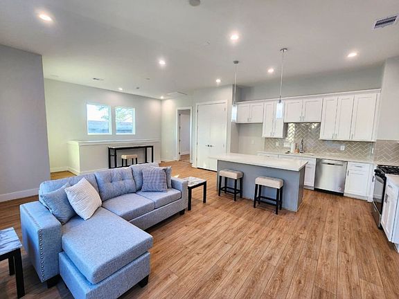 3rd image of 615 Northew St #I-id1060798p