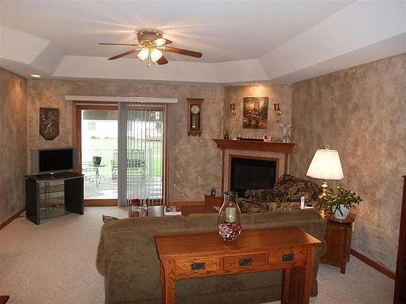 3rd image of 208 Larch Ln