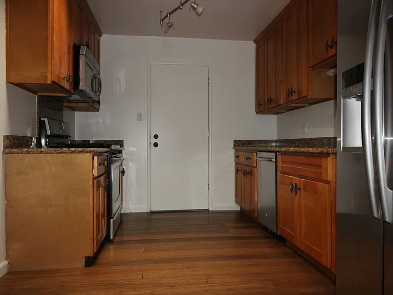 1922 Moraga Dr — Photo 4
