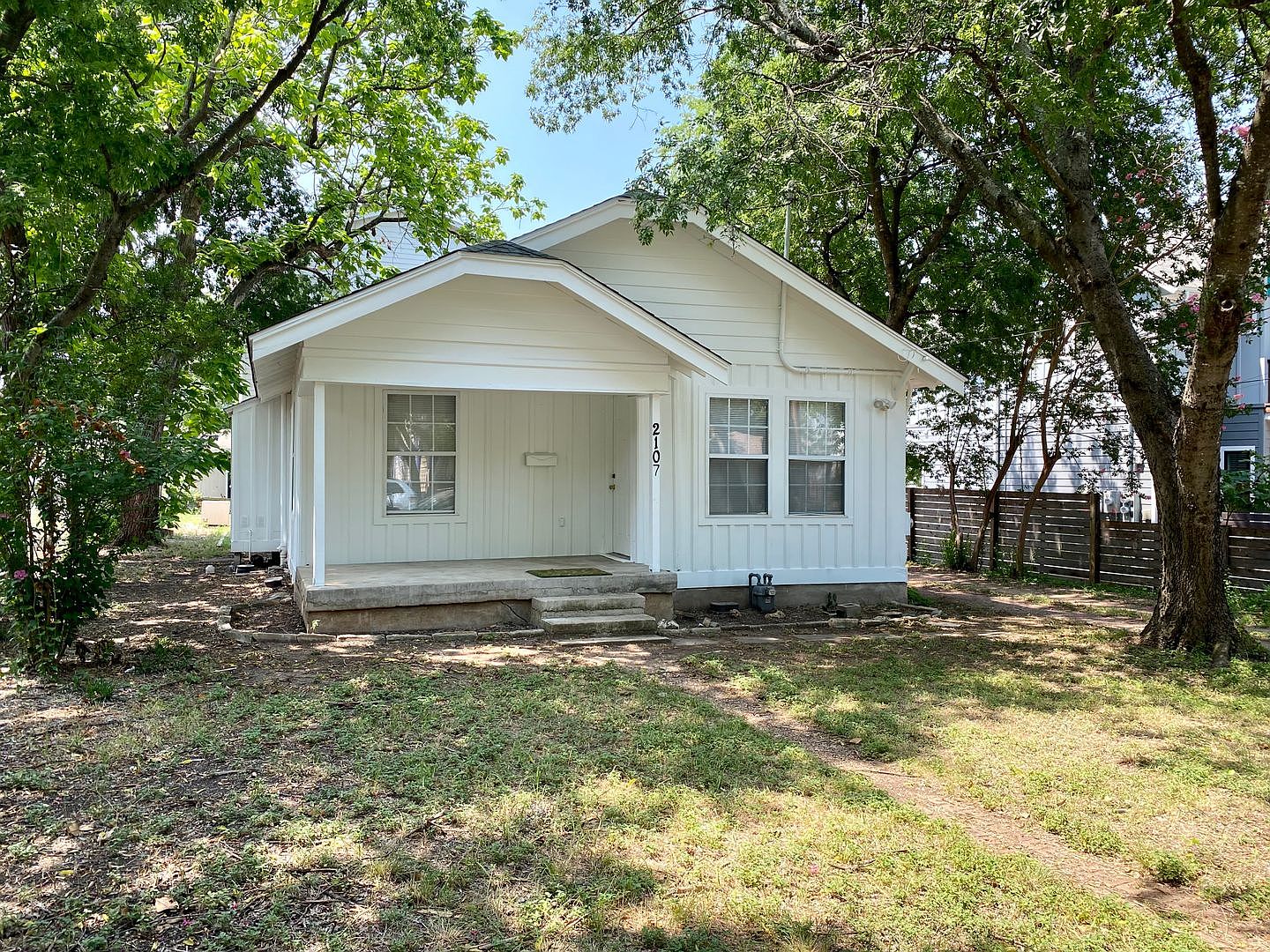 2107 E 21st St, Austin, TX 78722 | Zillow