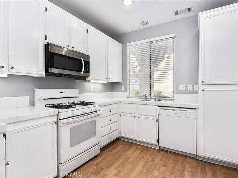 437 N Castletown #C-C-C — Photo 11