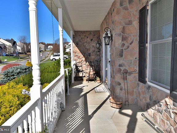 5th image of 2984 Corona Ct