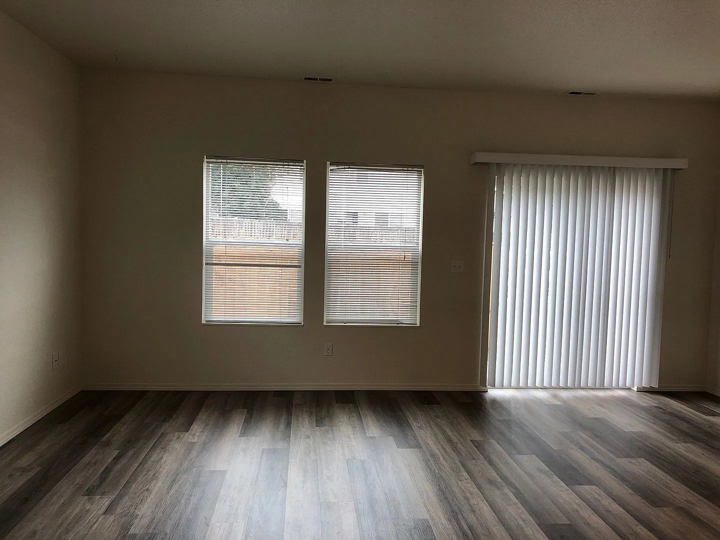3 Bedroom / 2.5 Bath Townhouse — Photo 4