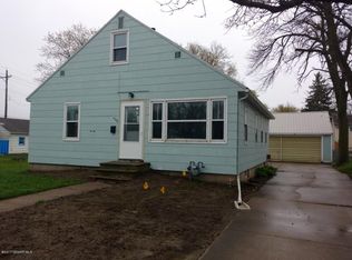 406 15th Ave NE, Austin, MN 55912