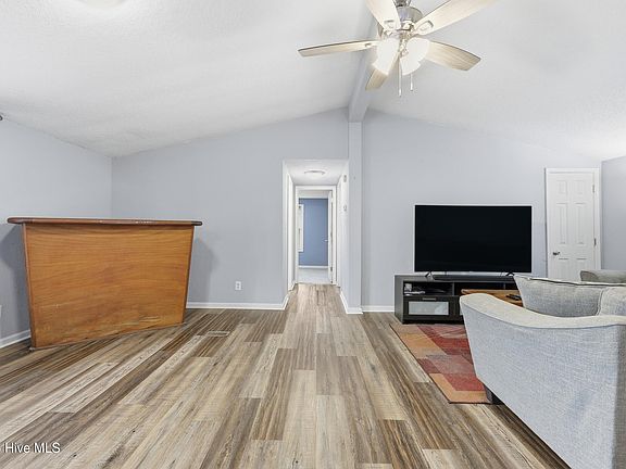 4th image of 512 Timothy Drive