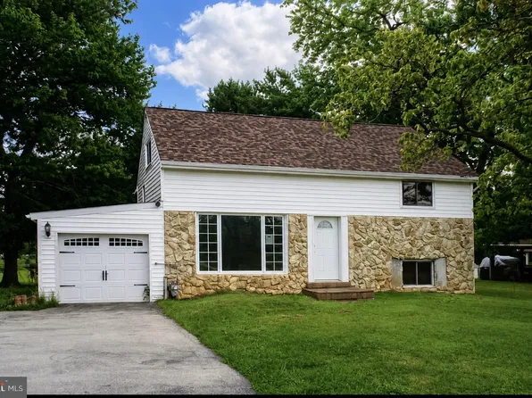 1180 S Trooper Rd W, Norristown, PA 19403