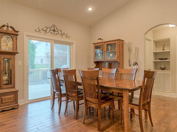 4th image of 35 Heather Dr NW