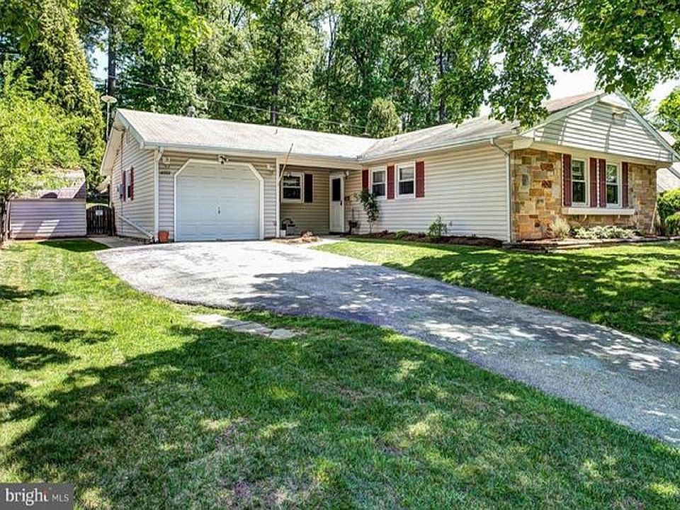 1st image of 4005 Woodhaven Ln