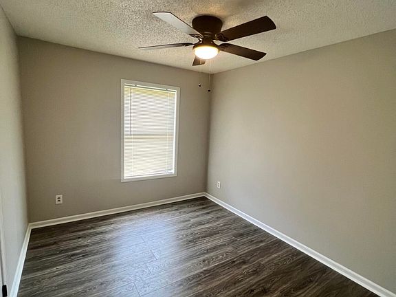 4th image of 2060 Colonial Hills Dr