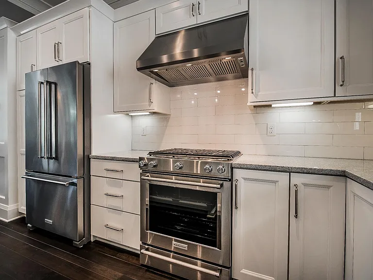 118 W Starr Ave — Photo 2