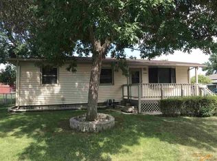 1502 N 7th St, Rapid City, SD 57701