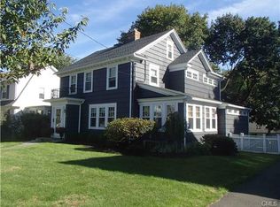 377 Meadowbrook Rd, Fairfield, CT 06824