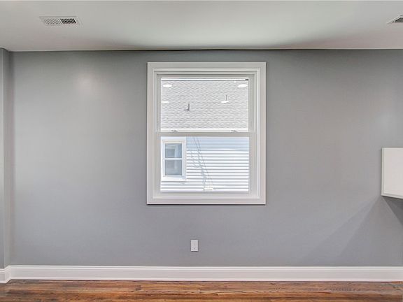 5th image of 2724 Toledo Ave