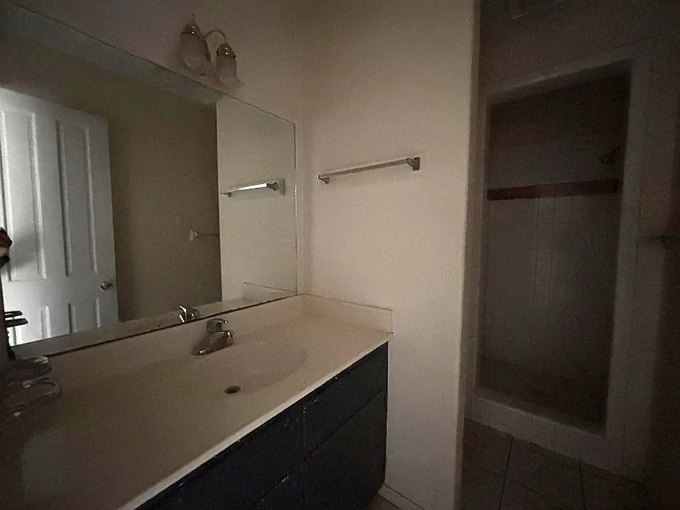 2210 W Elisa Ln — Photo 57