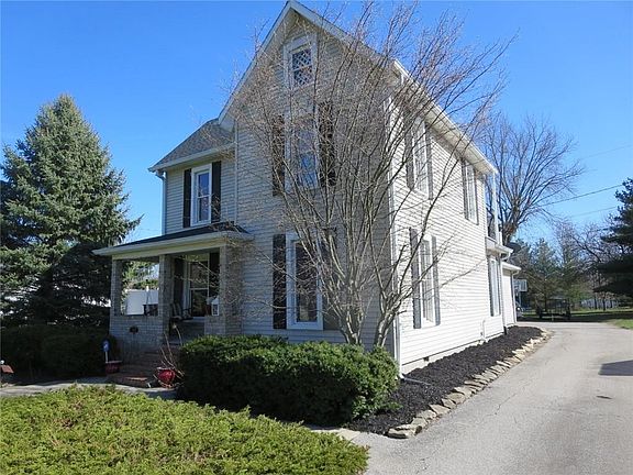 3rd image of 1409 E Main St