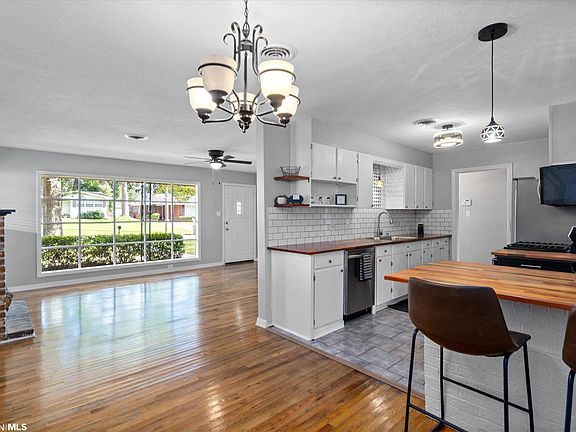 5th image of 2765 Kreitner St