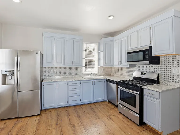 1125 S 7th St — Photo 14