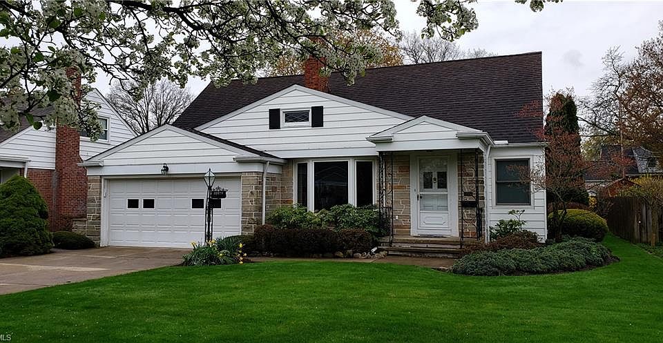 1st image of 20073 Parklane Dr