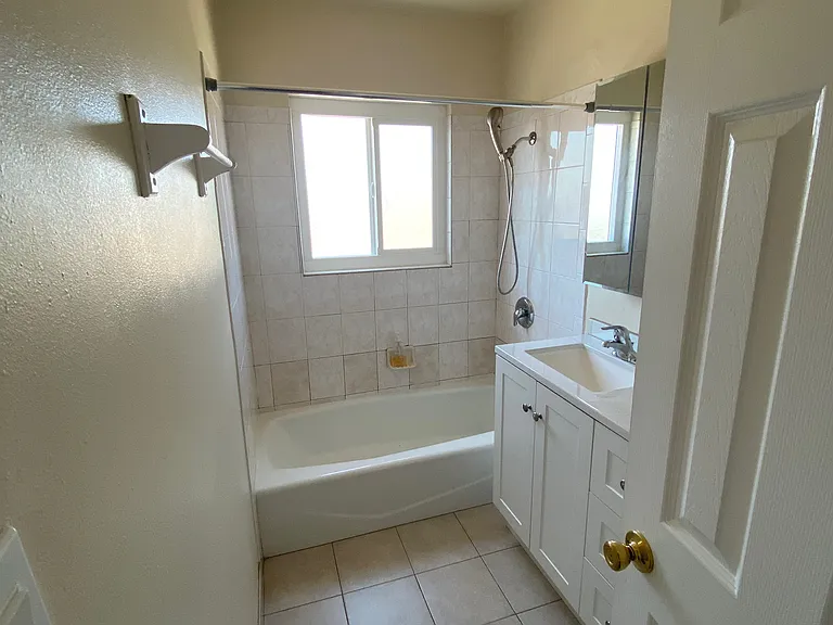 2429 W Repetto Ave — Photo 5