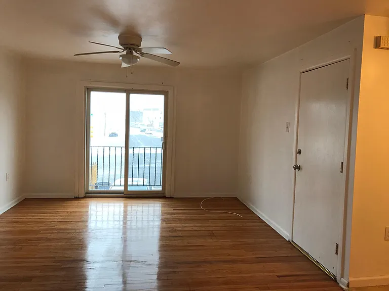 3279 Morrell Ave #1STFL — Photo 2