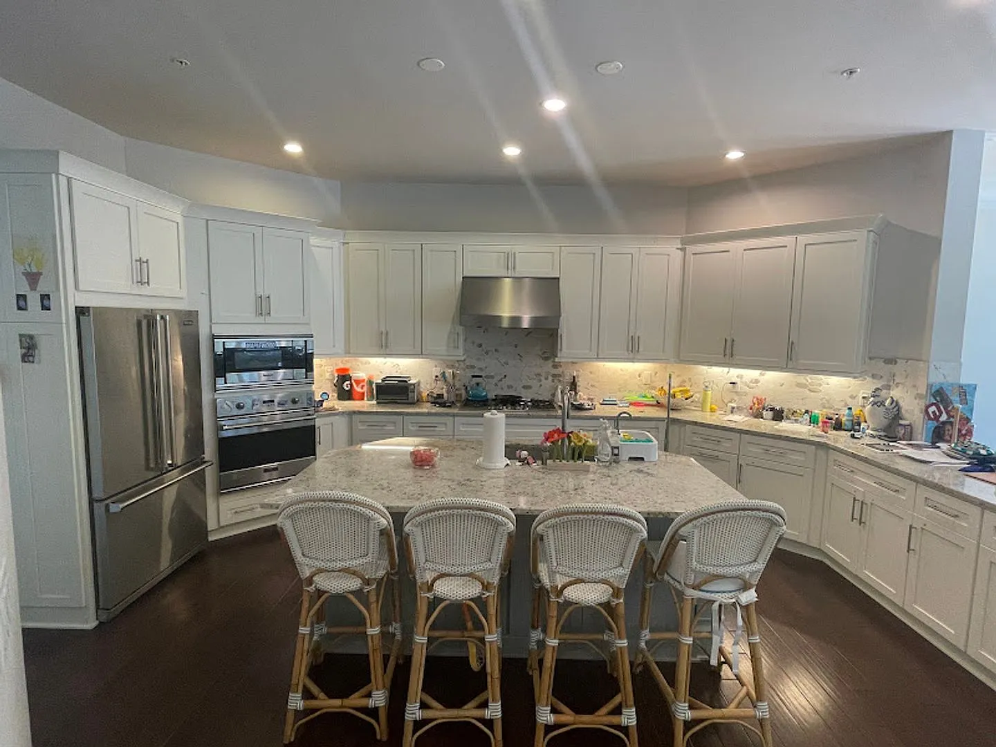 5 Bed 4 Bath Luxurious Craftsman Set In Bethesda Mews — Photo 3