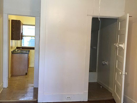 4th image of 14801 Clifton Blvd