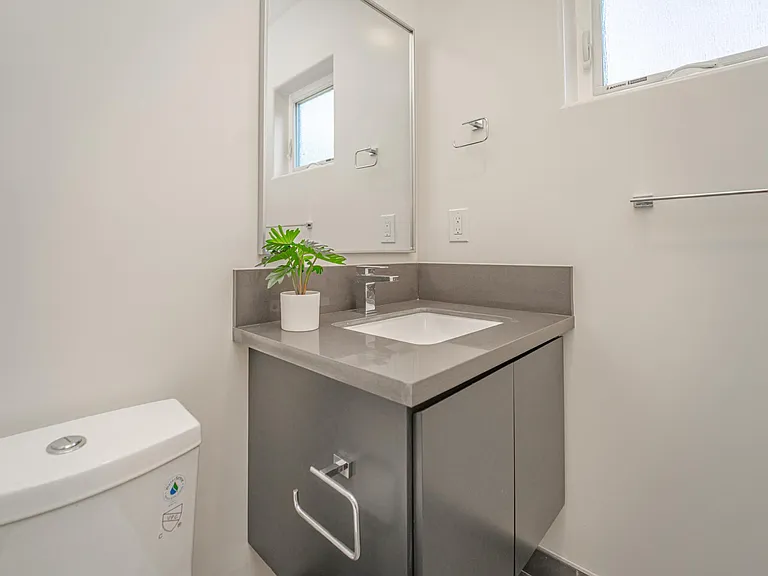 2115 Holly Dr — Photo 38