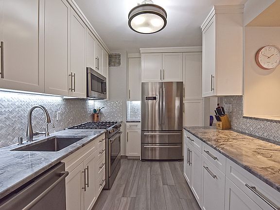 2nd image of 415 E 52nd St APT 8CA