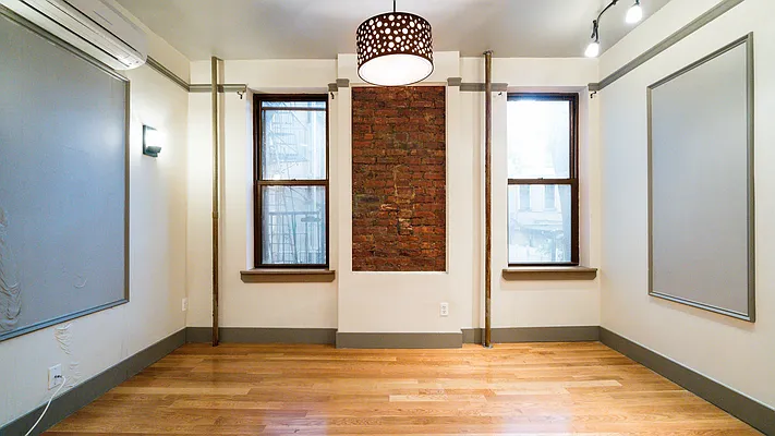 Rented by Nooklyn NYC LLC | media 32