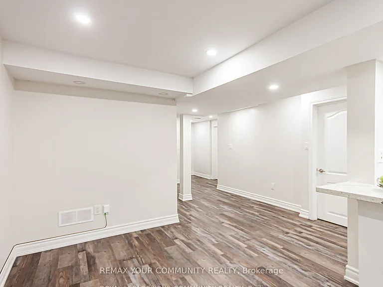 33 Durness Ave #BASEMENT — Photo 16