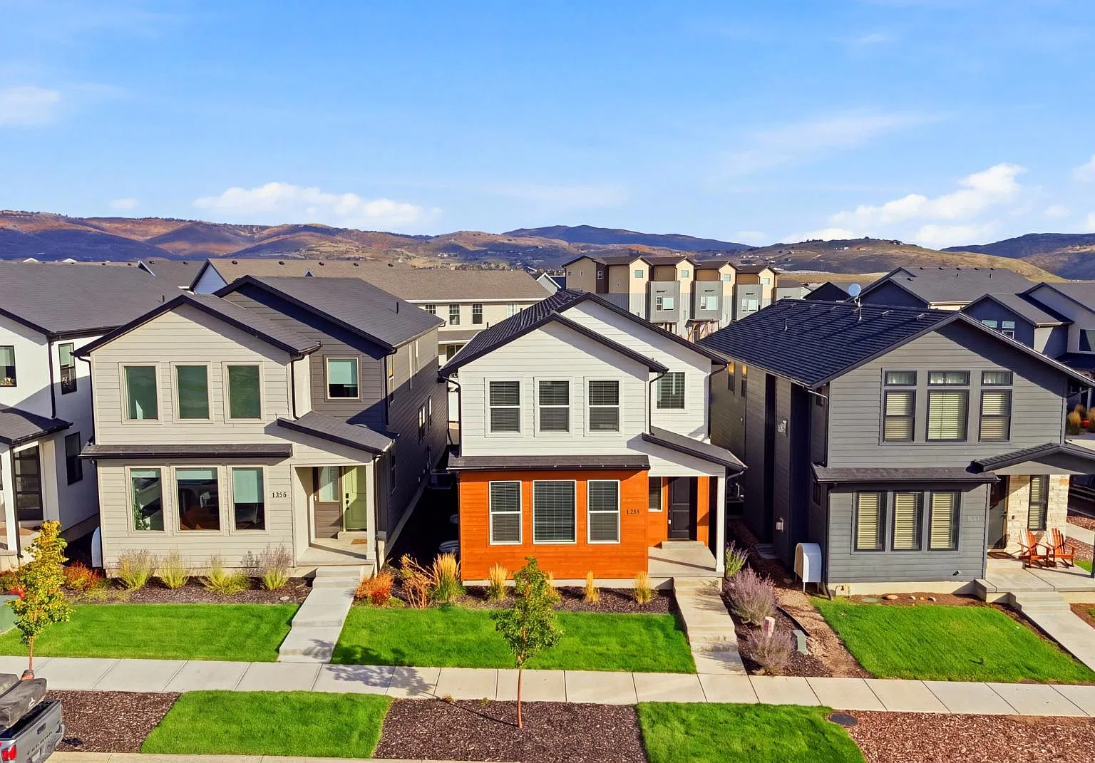 1281 Village Green Trl — Photo 1