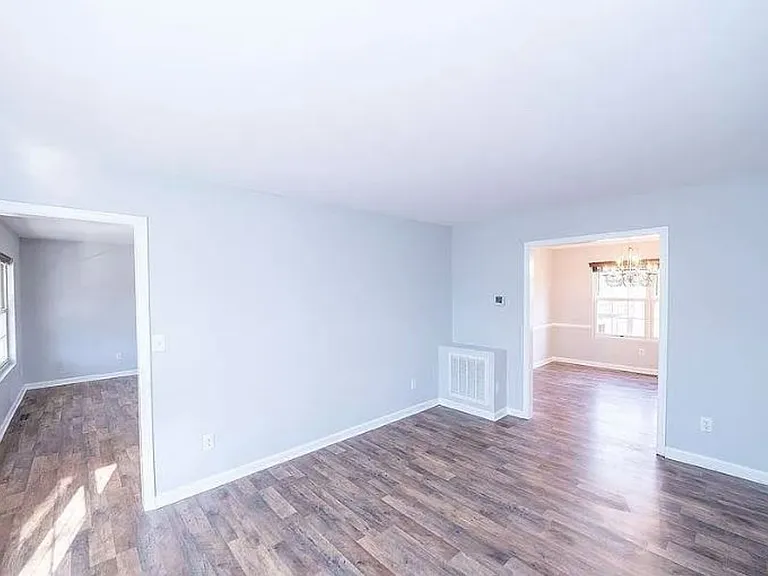 25 Glen Burnie Rd — Photo 9