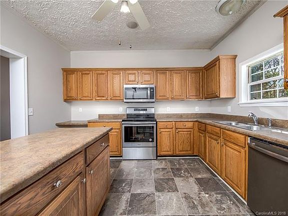 3rd image of 112 Hidden Meadow Dr
