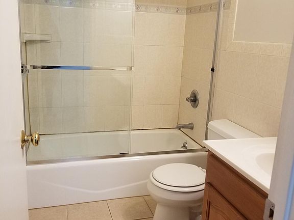 3rd image of 2414 41st Ave