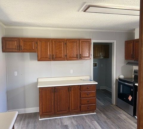 5th image of 1008 Pin Oak Ln
