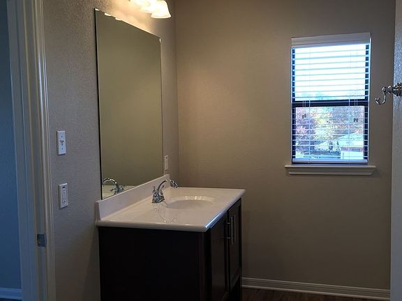 4th image of 400 Bosque Blvd Unit 401