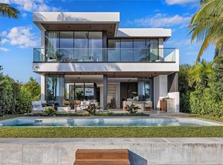 1530 Stillwater Dr, Miami Beach, FL 33141