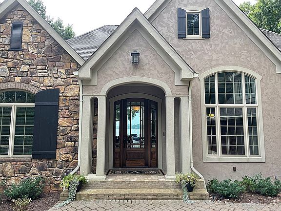 4th image of 45 Waverly Ct