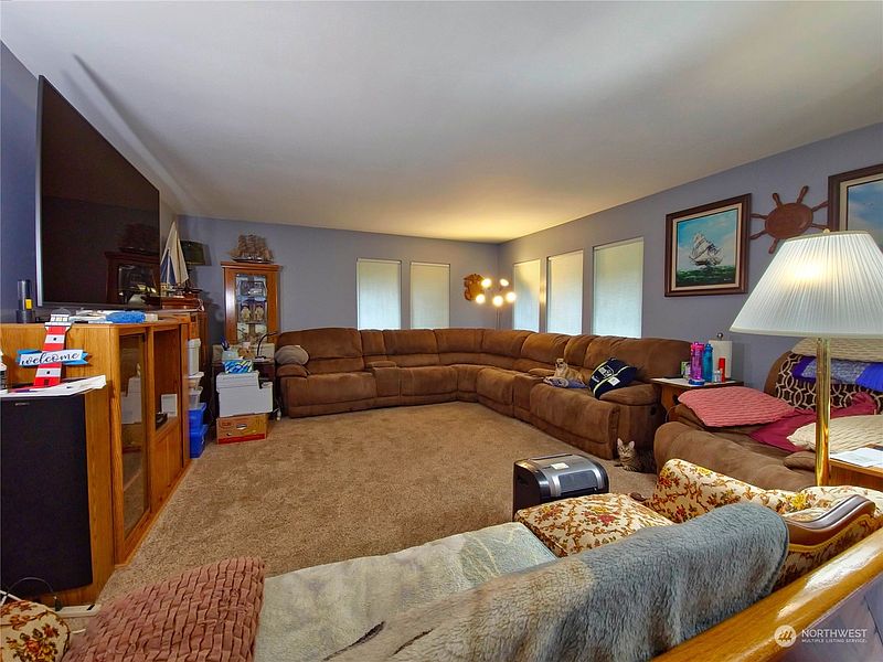4th image of 520 Sunset Drive